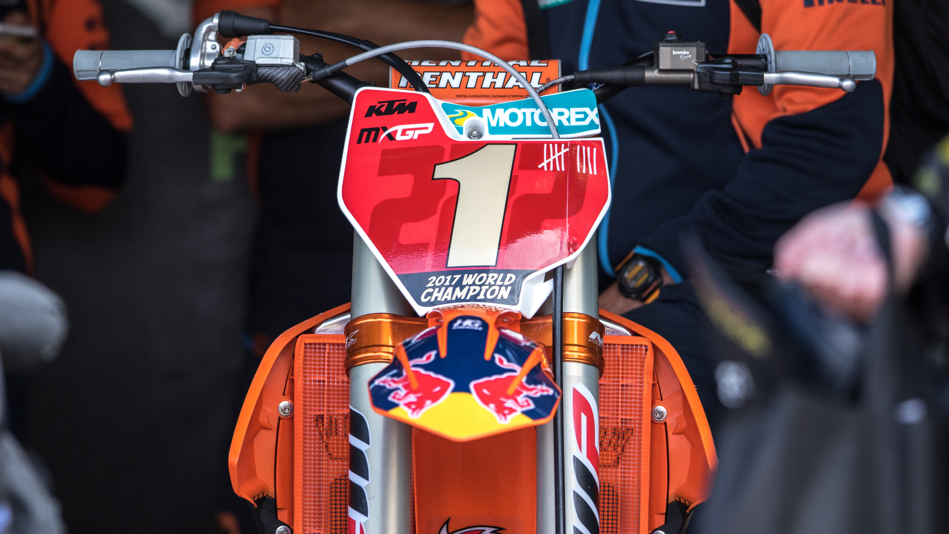 Front shot of KTM 450 SX-F